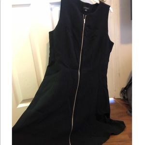 Black sleeveless work dress with zipper